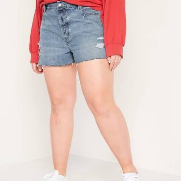 Old Navy Pants - Old Navy Womens High Rise Slouchy Straight Jean Shorts Light Wash‎ NWT Summer